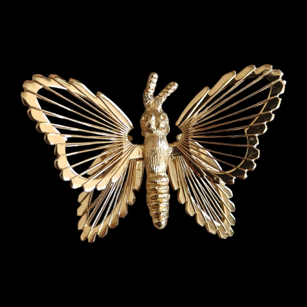 🔥 SOLD 🔥 Gold Butterfly Brooch